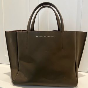 Ampersand as Apostrophe olive tote bag